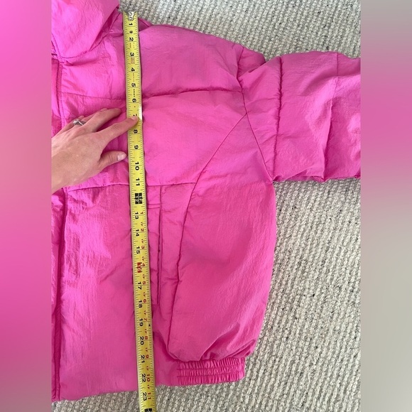 Free People Pink Cropped Puffer - Picture 11 of 16